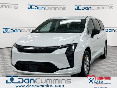 New 2027 Chrysler Pacifica Select AWD/4WD image 1