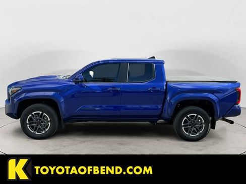 Used 2024 Toyota Tacoma TRD Sport image 2