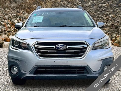 Used 2018 Subaru Outback 2.5i Limited AWD/4WD image 3