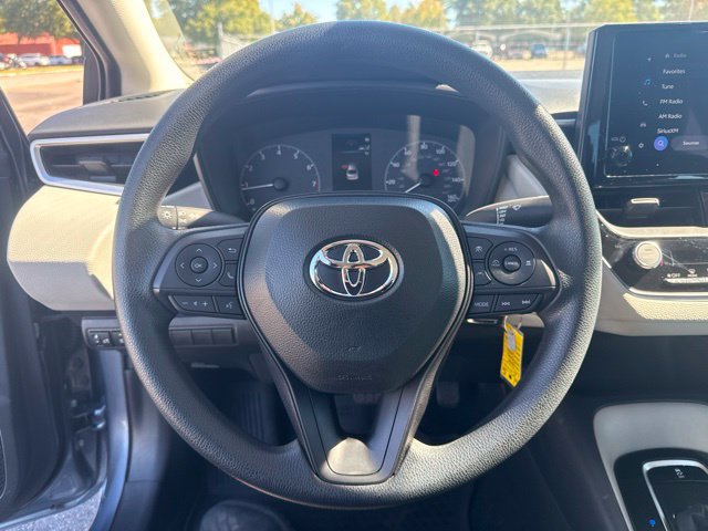 Used 2025 Toyota Corolla LE FWD image 29