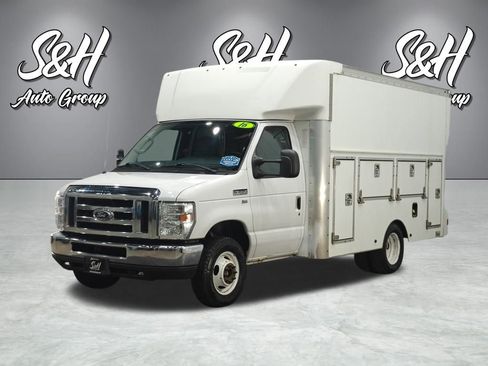 Used 2016 Ford E-350 and Econoline 350 Super Duty w/ Power Windows & Locks Group RWD image 15