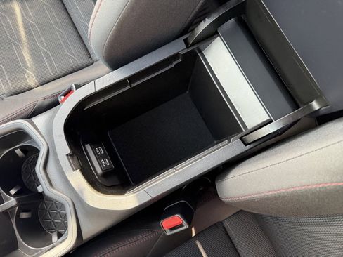 Used 2024 Toyota RAV4 SE image 25