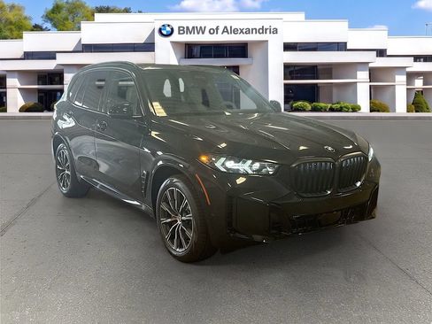 New 2026 BMW X5 xDrive40i w/ M Sport Package AWD/4WD image 3