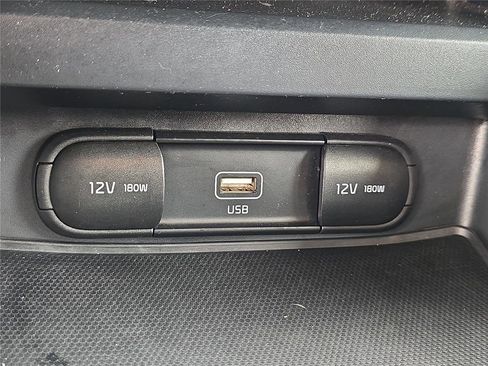 Used 2022 Kia Soul LX image 17