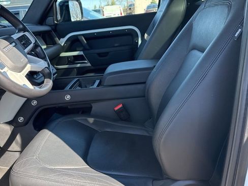 Used 2024 Land Rover Defender 90 S image 6