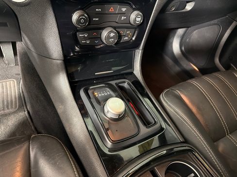 Used 2019 Chrysler 300 S RWD image 11