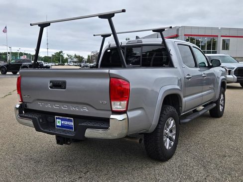 Used 2017 Toyota Tacoma SR5 AWD/4WD image 6