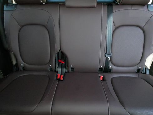 Certified 2025 Volkswagen ID. Buzz Pro S RWD image 13