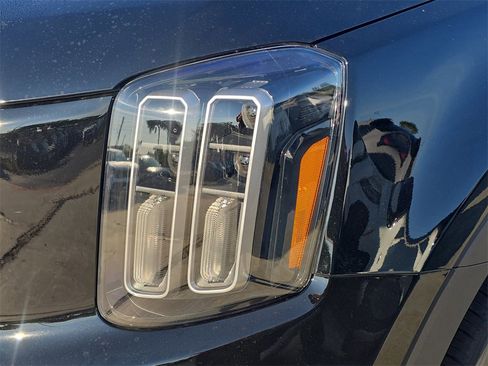 New 2025 Kia Telluride S image 9