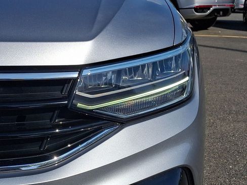 Certified 2023 Volkswagen Tiguan SE R-Line FWD image 9
