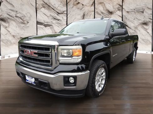 Used 2015 GMC Sierra 1500 SLE w/ SLE Value Package AWD/4WD image 1