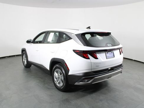 Certified 2025 Hyundai Tucson SE FWD image 4