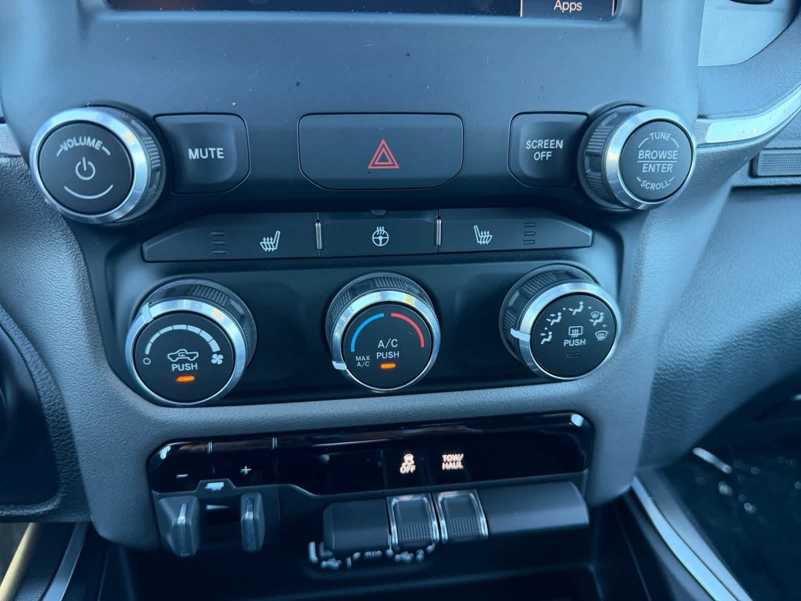 Used 2023 RAM 1500 Big Horn AWD/4WD image 24