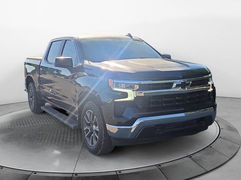 Used 2022 Chevrolet Silverado 1500 LT AWD/4WD image 7
