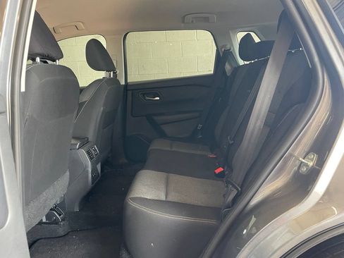 Certified 2024 Nissan Rogue SV FWD image 16