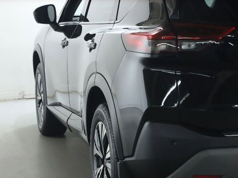 Used 2021 Nissan Rogue SV image 40