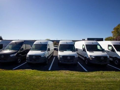 Used 2024 Mercedes-Benz Sprinter 3500 image 14