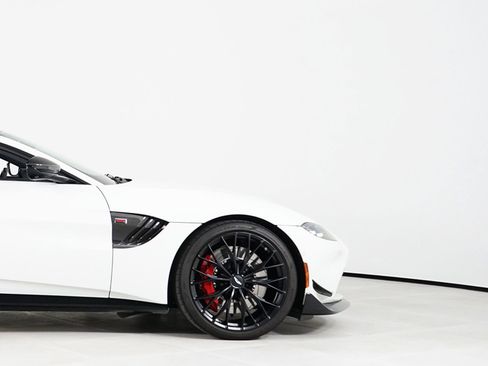 Used 2023 Aston Martin V8 Vantage Coupe RWD image 15