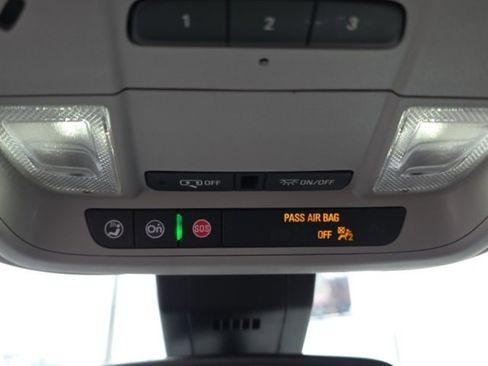 Used 2024 GMC Terrain SLT image 23