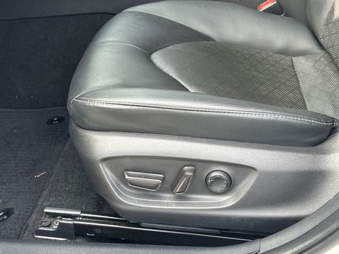 Used 2020 Toyota Camry XSE image 10