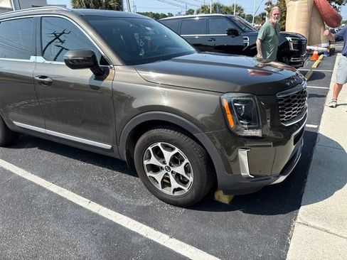Used 2020 Kia Telluride EX FWD image 17