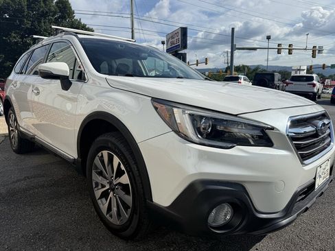 Used 2019 Subaru Outback 2.5i Touring AWD/4WD image 5