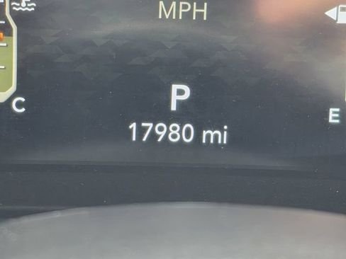 Used 2025 Jeep Gladiator Mojave AWD/4WD image 16