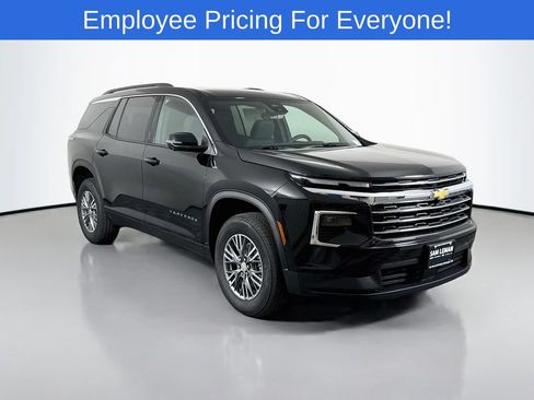 New 2026 Chevrolet Traverse LT w/ Driver Confidence Package AWD/4WD image 1