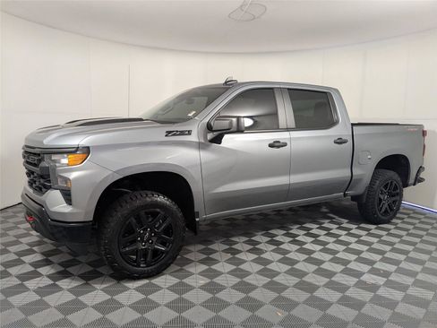 Used 2024 Chevrolet Silverado 1500 Custom Trail Boss w/ LPO, Dark Essentials Package image 2