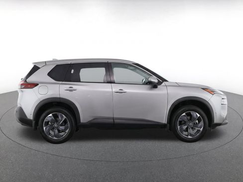 Used 2025 Nissan Rogue SV FWD image 10