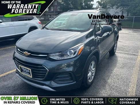 Used 2018 Chevrolet Trax LT w/ LT Convenience Package FWD image 1