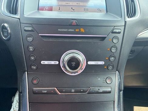Used 2019 Ford Edge Titanium AWD/4WD image 17