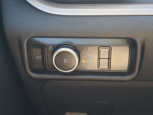 Used 2023 Ford Explorer XLT w/ Equipment Group 202A AWD/4WD image 25