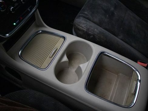 Used 2014 Dodge Grand Caravan SXT image 32