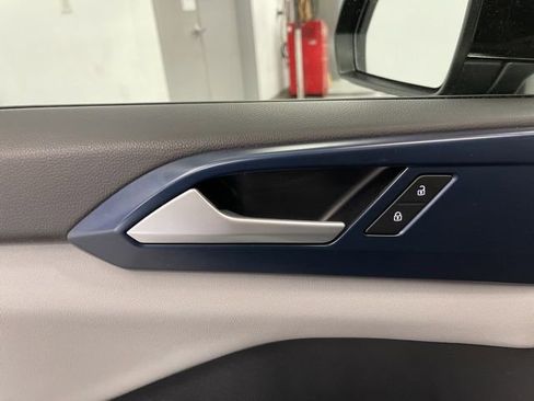 Certified 2023 Volkswagen Taos SE AWD/4WD image 28