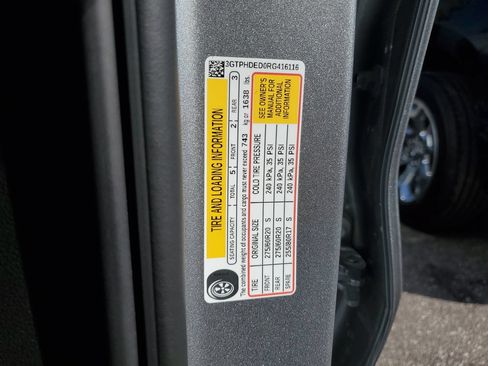 Used 2024 GMC Sierra 1500 SLT w/ SLT Premium Plus Package RWD image 32