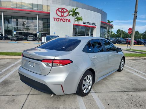Used 2024 Toyota Corolla LE FWD image 7