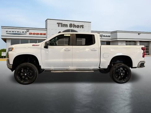 Used 2022 Chevrolet Silverado 1500 LT AWD/4WD image 2