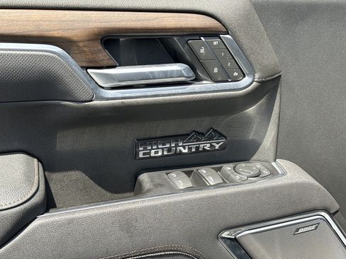 Used 2025 Chevrolet Silverado 1500 High Country w/ Midnight Edition AWD/4WD image 15