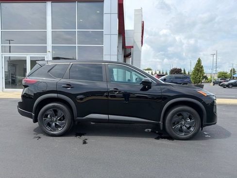 Used 2026 Nissan Rogue SV AWD/4WD image 8