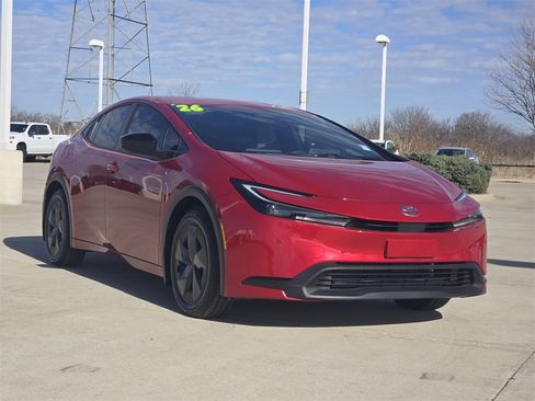 Used 2026 Toyota Prius LE image 3