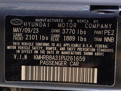 Used 2023 Hyundai Venue SE FWD image 33