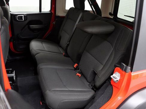 Used 2018 Jeep Wrangler Unlimited Sport S image 11