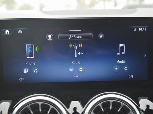 Certified 2025 Mercedes-Benz GLA 250 image 21