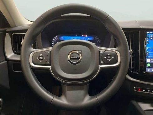 Used 2025 Volvo XC60 B5 Core AWD/4WD image 13