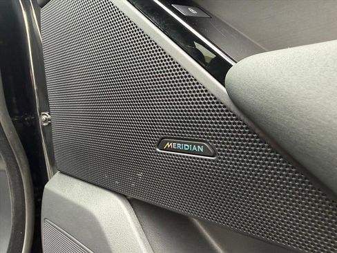 Used 2025 Land Rover Range Rover Velar Dynamic SE image 29