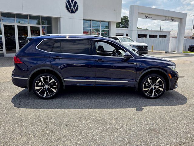 Used 2022 Volkswagen Tiguan SEL R-Line AWD/4WD image 16