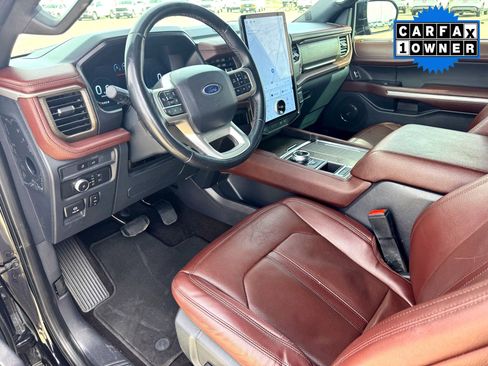 Used 2022 Ford Expedition Max Limited image 11