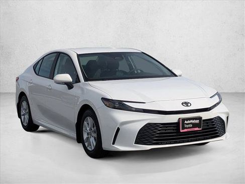 Used 2026 Toyota Camry LE w/ Convenience Package FWD image 3