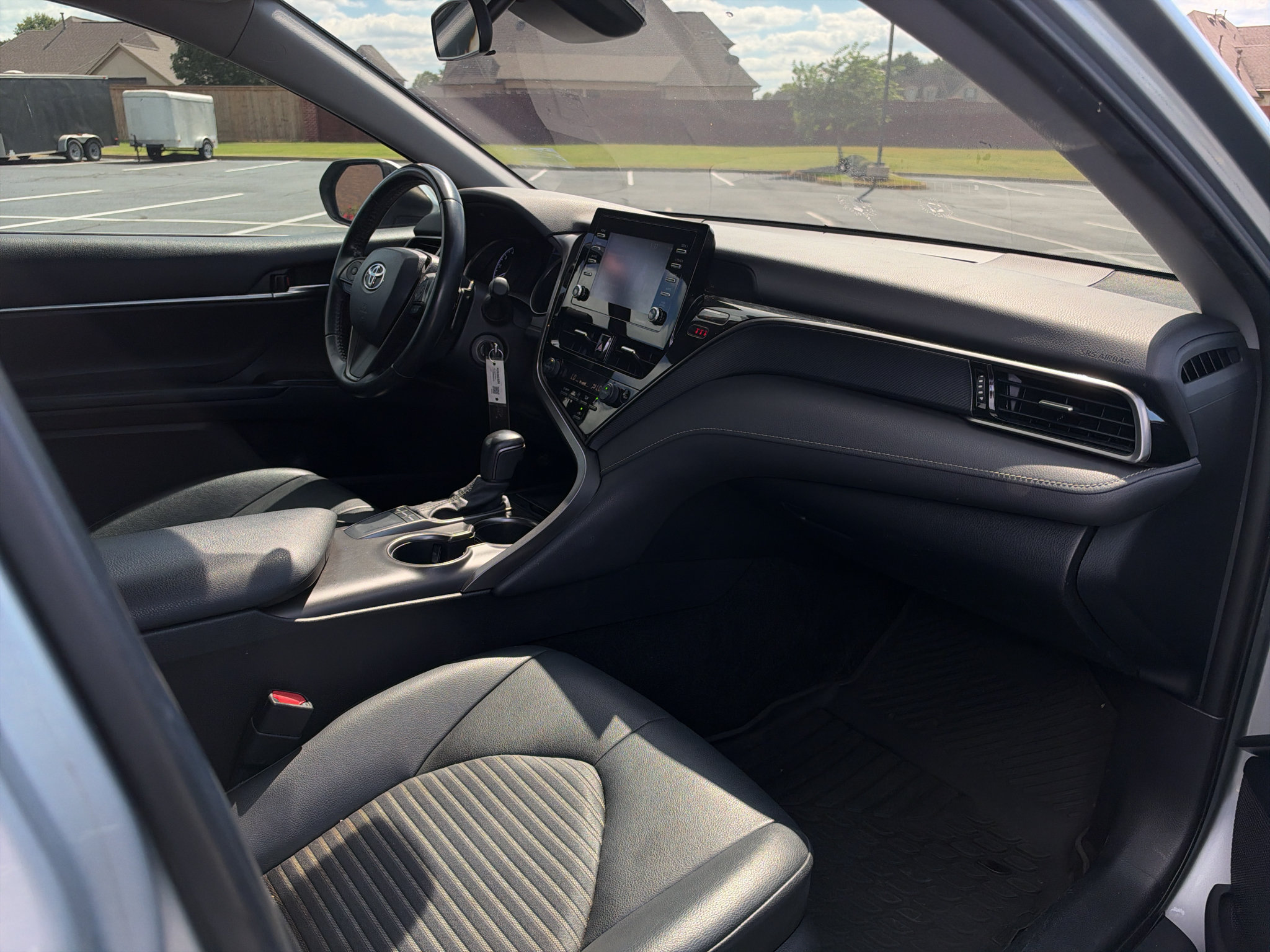 Used 2022 Toyota Camry SE FWD image 17